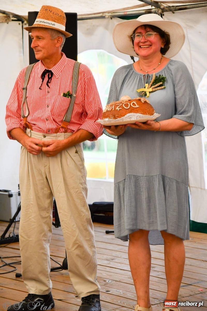 Zdjęcie w galerii na portalu naszraciborz.pl: W Wojnowicach na dożynkach jak w Hollywood [FOTO i WIDEO] wiadomości z regionu