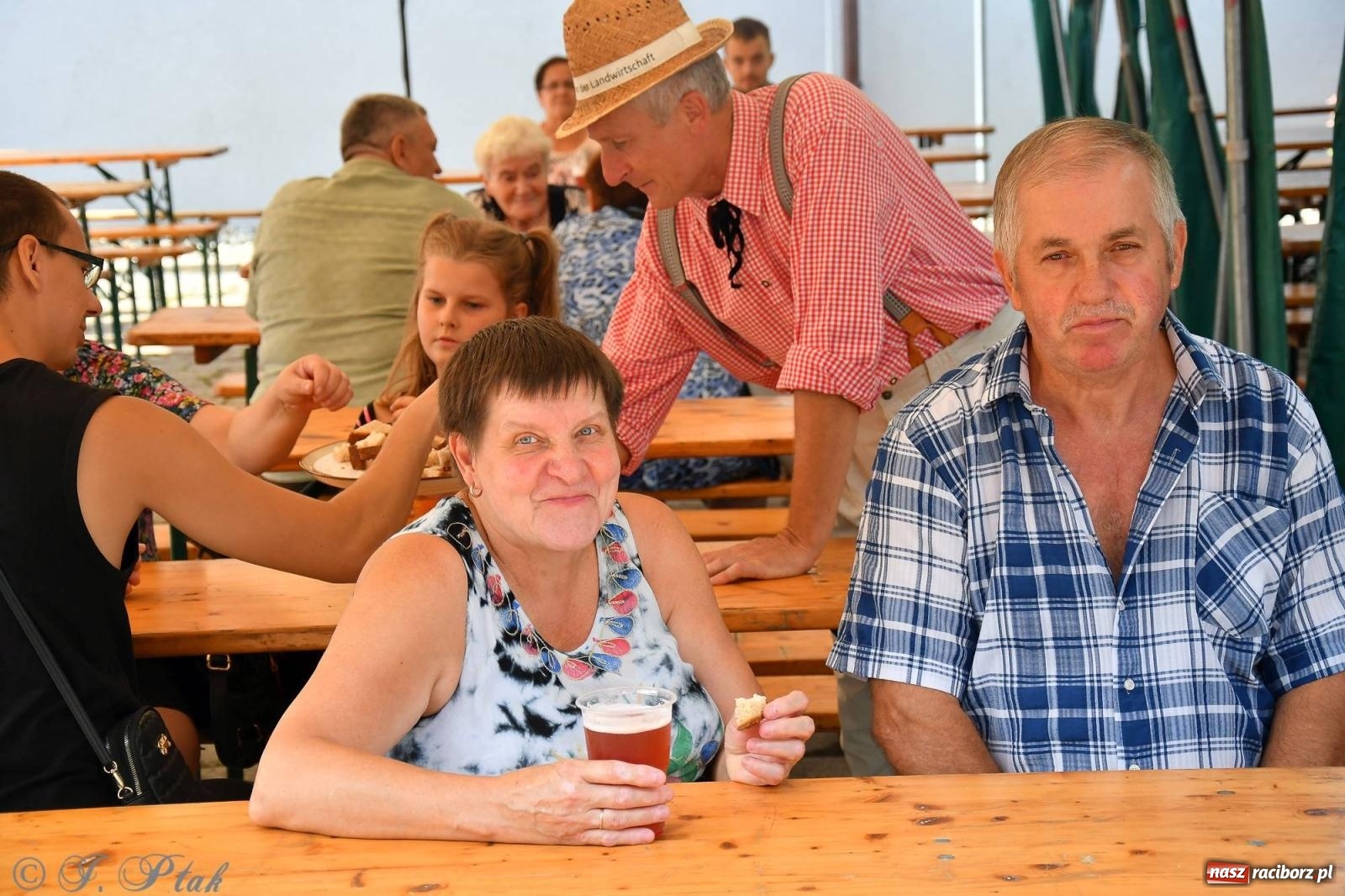 Zdjęcie w galerii na portalu naszraciborz.pl: W Wojnowicach na dożynkach jak w Hollywood [FOTO i WIDEO] wiadomości z regionu