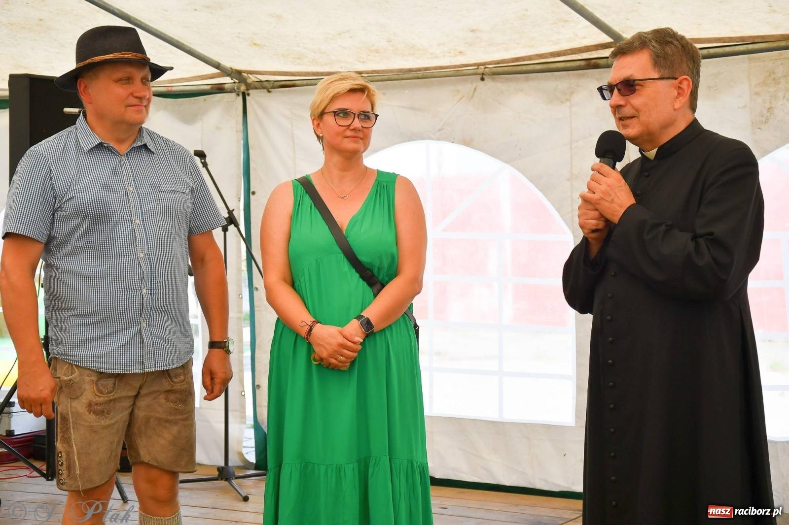 Zdjęcie w galerii na portalu naszraciborz.pl: W Wojnowicach na dożynkach jak w Hollywood [FOTO i WIDEO] wiadomości z regionu