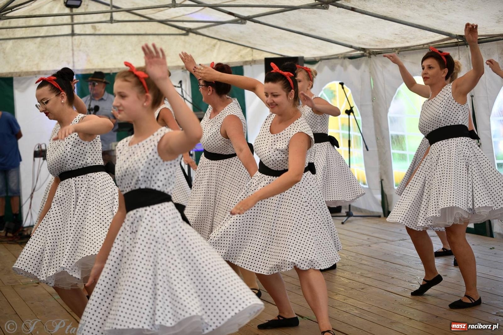 Zdjęcie w galerii na portalu naszraciborz.pl: W Wojnowicach na dożynkach jak w Hollywood [FOTO i WIDEO] wiadomości z regionu