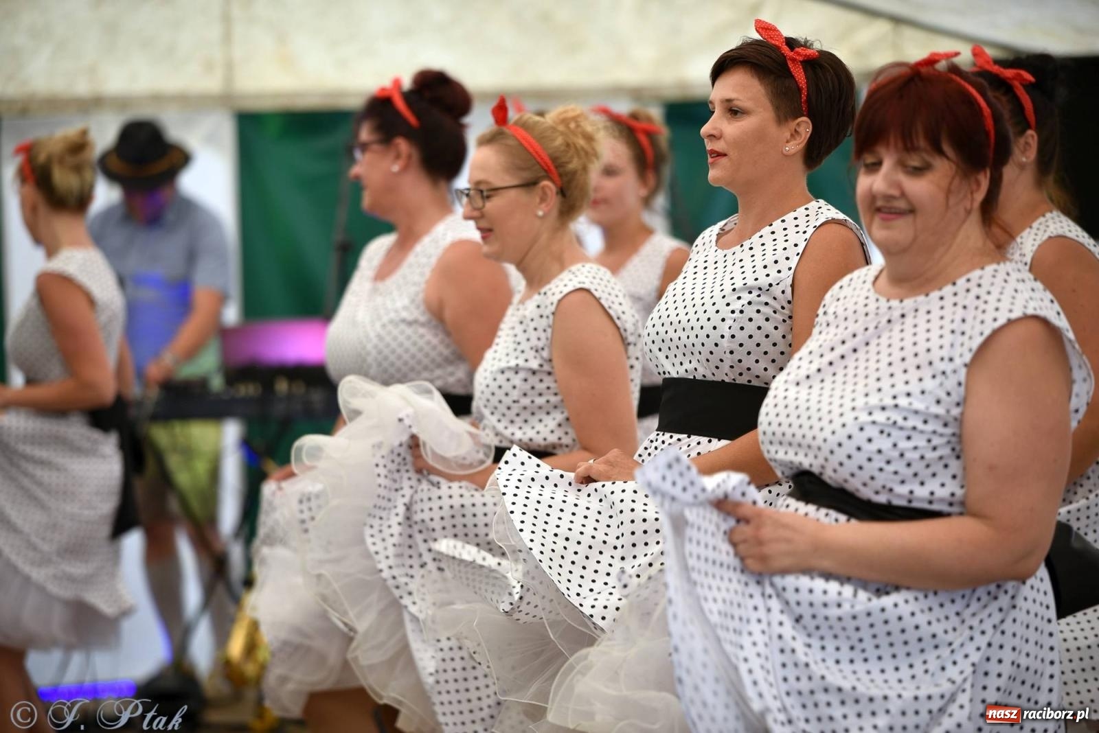 Zdjęcie w galerii na portalu naszraciborz.pl: W Wojnowicach na dożynkach jak w Hollywood [FOTO i WIDEO] wiadomości z regionu