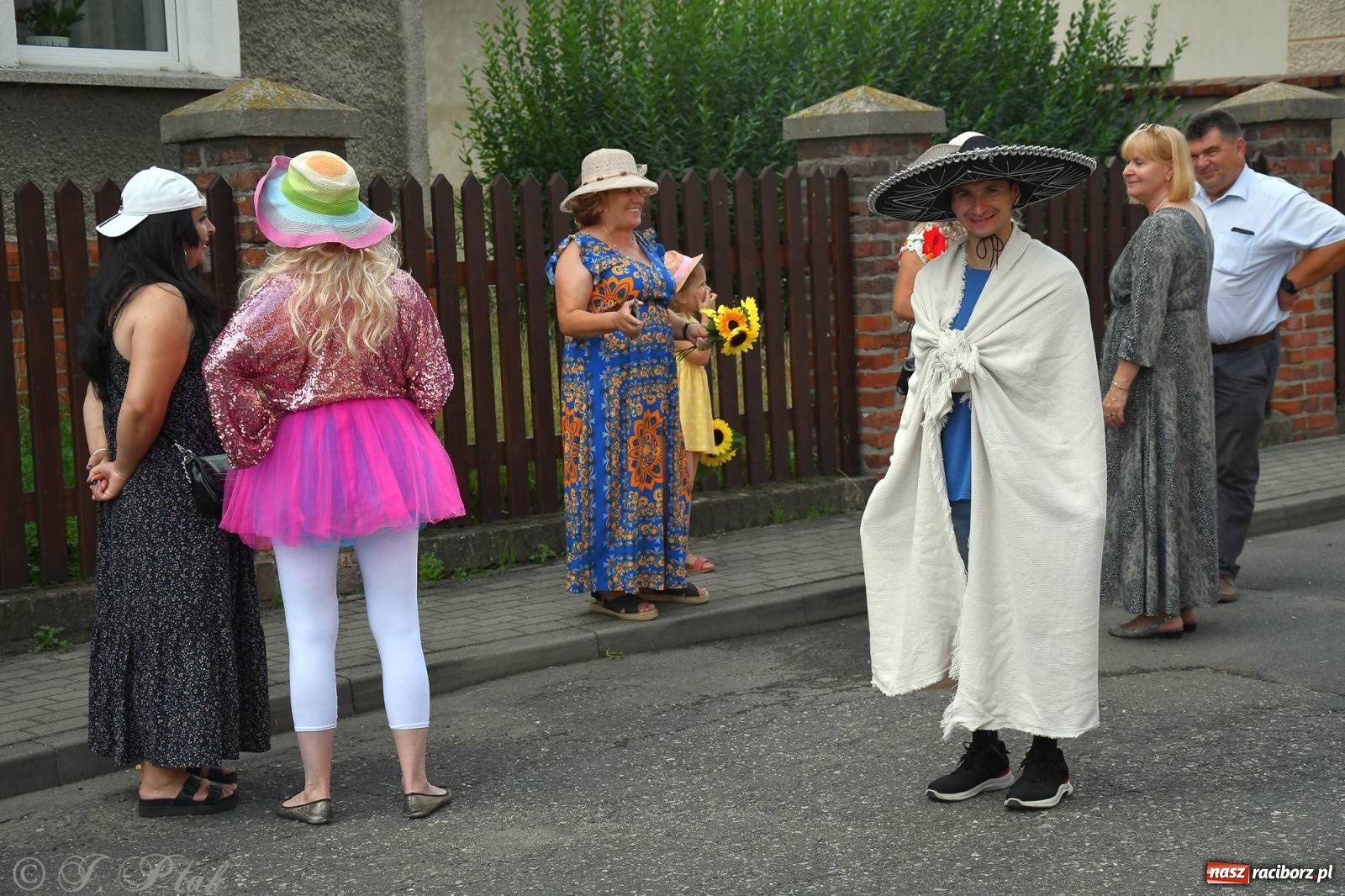 Zdjęcie w galerii na portalu naszraciborz.pl: W Wojnowicach na dożynkach jak w Hollywood [FOTO i WIDEO] wiadomości z regionu