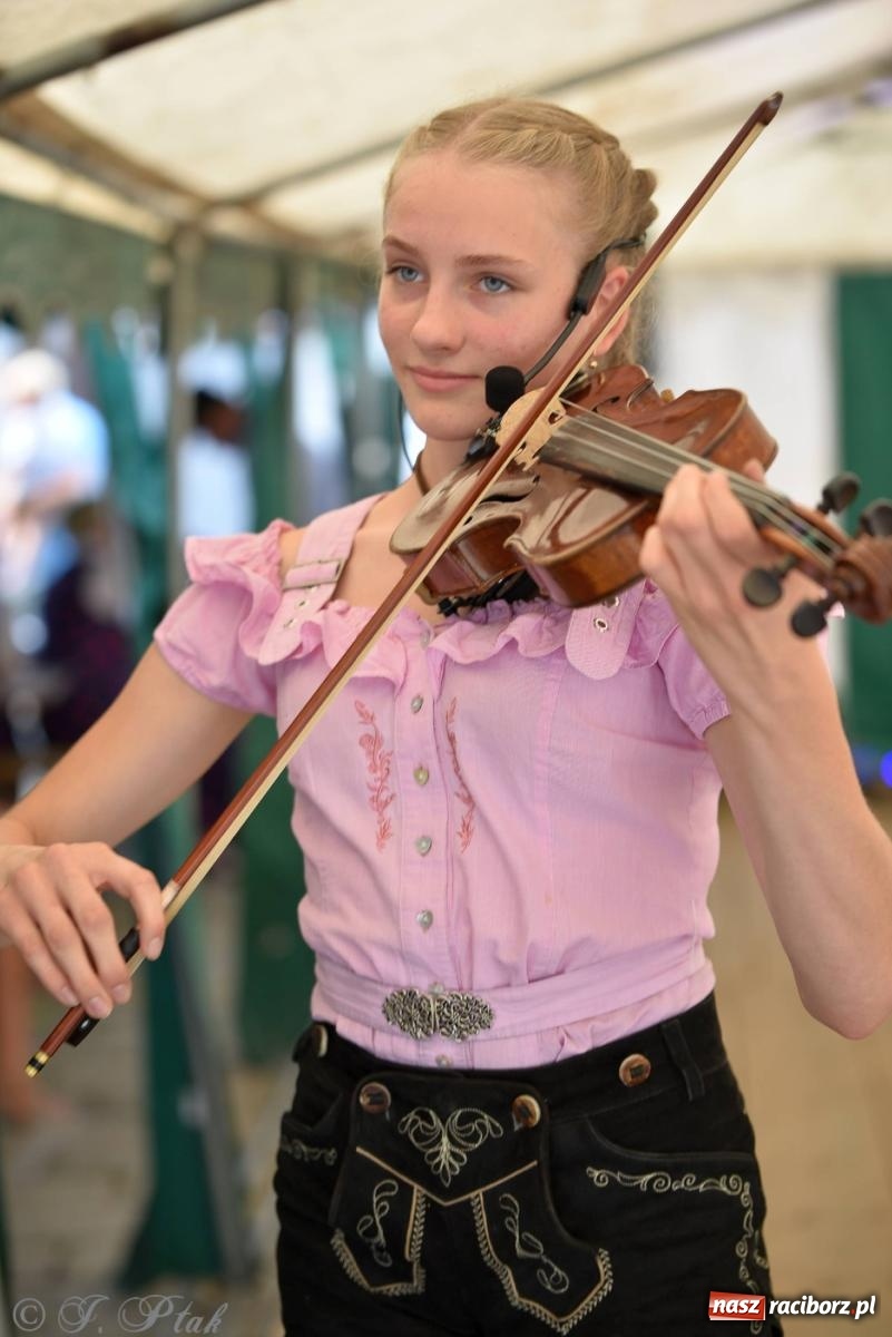 Zdjęcie w galerii na portalu naszraciborz.pl: W Wojnowicach na dożynkach jak w Hollywood [FOTO i WIDEO] wiadomości z regionu
