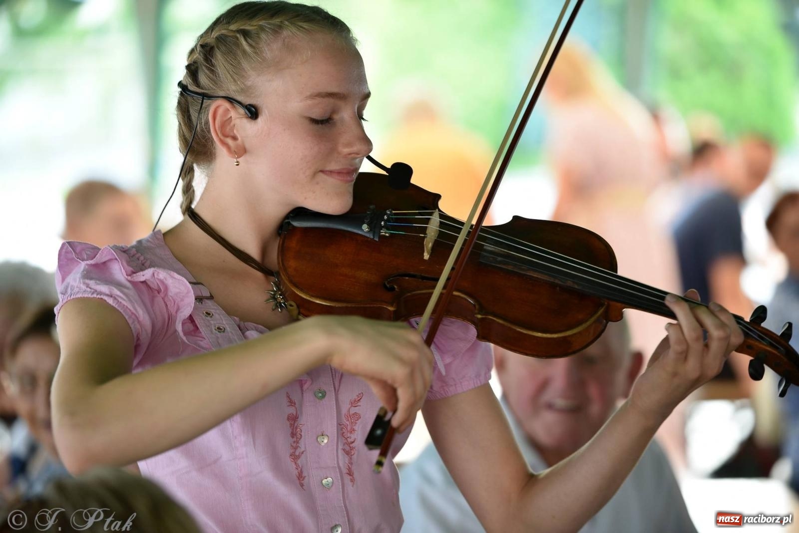 Zdjęcie w galerii na portalu naszraciborz.pl: W Wojnowicach na dożynkach jak w Hollywood [FOTO i WIDEO] wiadomości z regionu