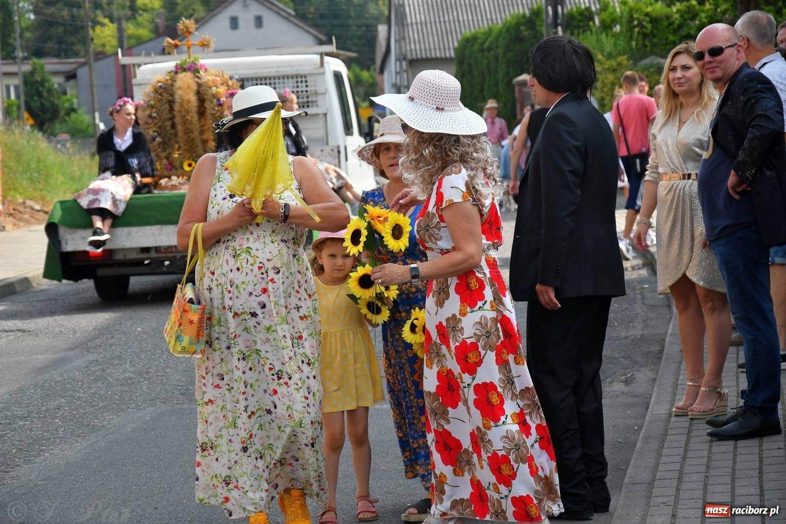 Zdjęcie w galerii na portalu naszraciborz.pl: W Wojnowicach na dożynkach jak w Hollywood [FOTO i WIDEO] wiadomości z regionu