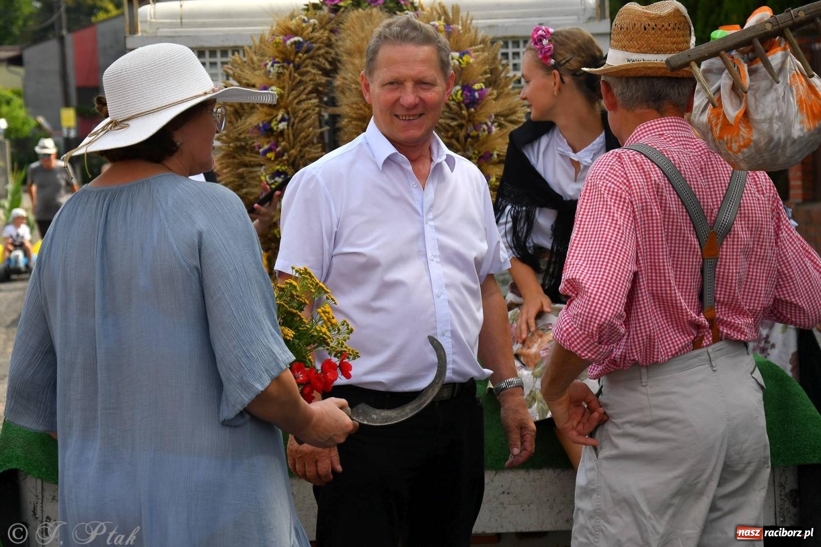 Zdjęcie w galerii na portalu naszraciborz.pl: W Wojnowicach na dożynkach jak w Hollywood [FOTO i WIDEO] wiadomości z regionu