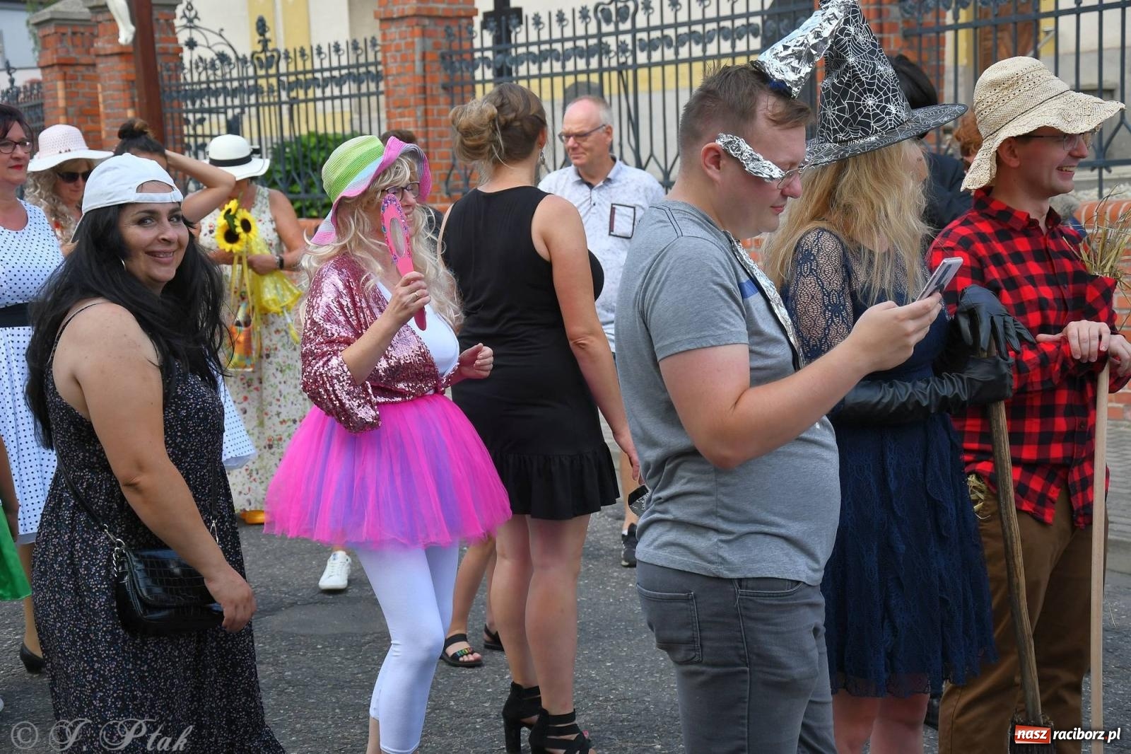 Zdjęcie w galerii na portalu naszraciborz.pl: W Wojnowicach na dożynkach jak w Hollywood [FOTO i WIDEO] wiadomości z regionu