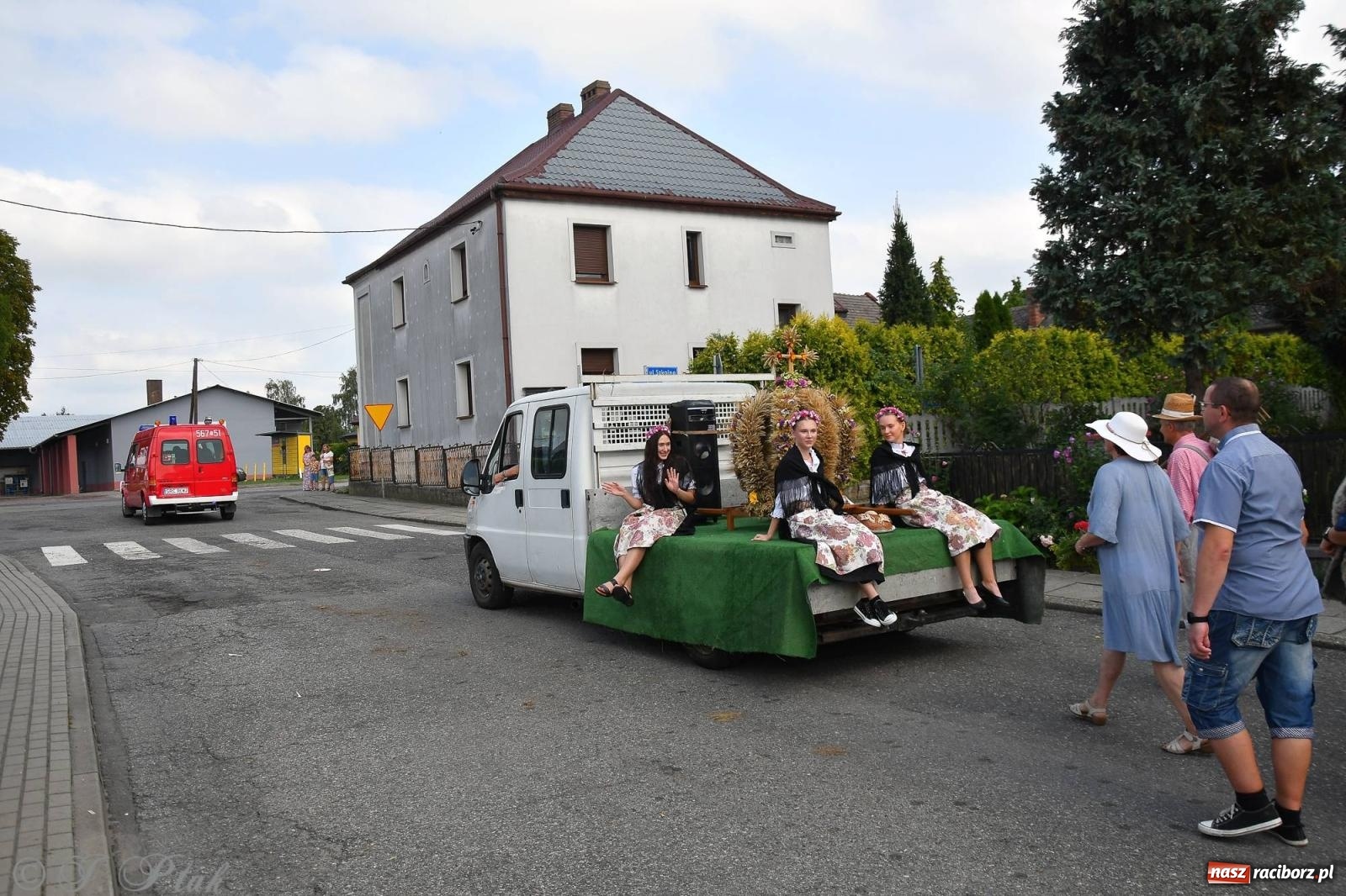 Zdjęcie w galerii na portalu naszraciborz.pl: W Wojnowicach na dożynkach jak w Hollywood [FOTO i WIDEO] wiadomości z regionu