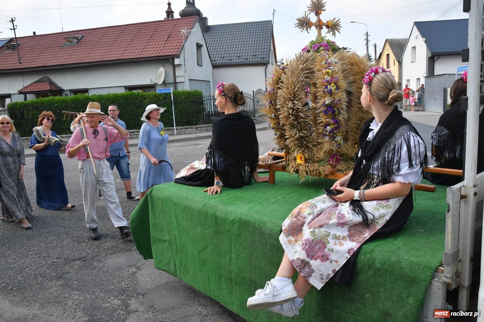 Zdjęcie w galerii na portalu naszraciborz.pl: W Wojnowicach na dożynkach jak w Hollywood [FOTO i WIDEO] wiadomości z regionu