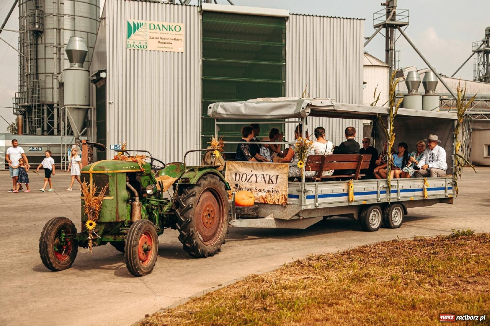 Zdjęcie w galerii na portalu naszraciborz.pl: Święto plonów w parafii Modzurów [FOTO i WIDEO] wiadomości z regionu