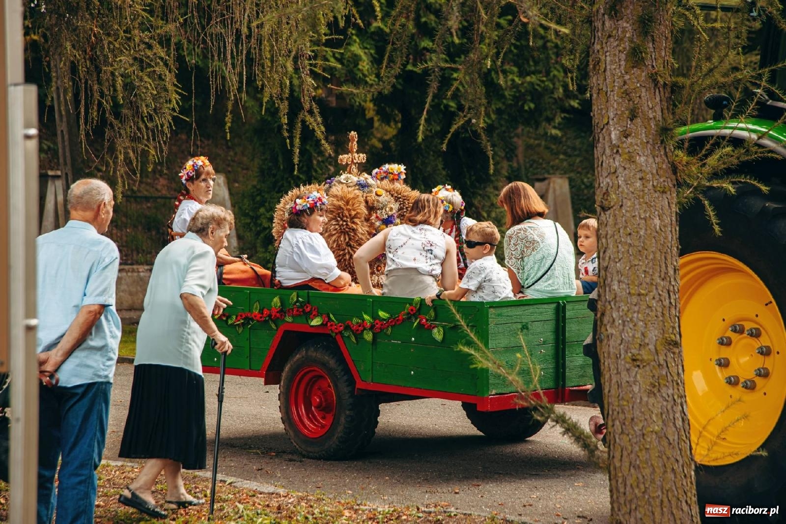 Zdjęcie w galerii na portalu naszraciborz.pl: Z Krowiarek do Amandowa. Dożynki 2023 [FOTO i WIDEO] wiadomości z regionu