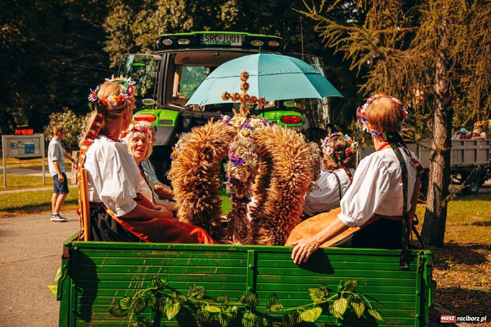 Zdjęcie w galerii na portalu naszraciborz.pl: Z Krowiarek do Amandowa. Dożynki 2023 [FOTO i WIDEO] wiadomości z regionu