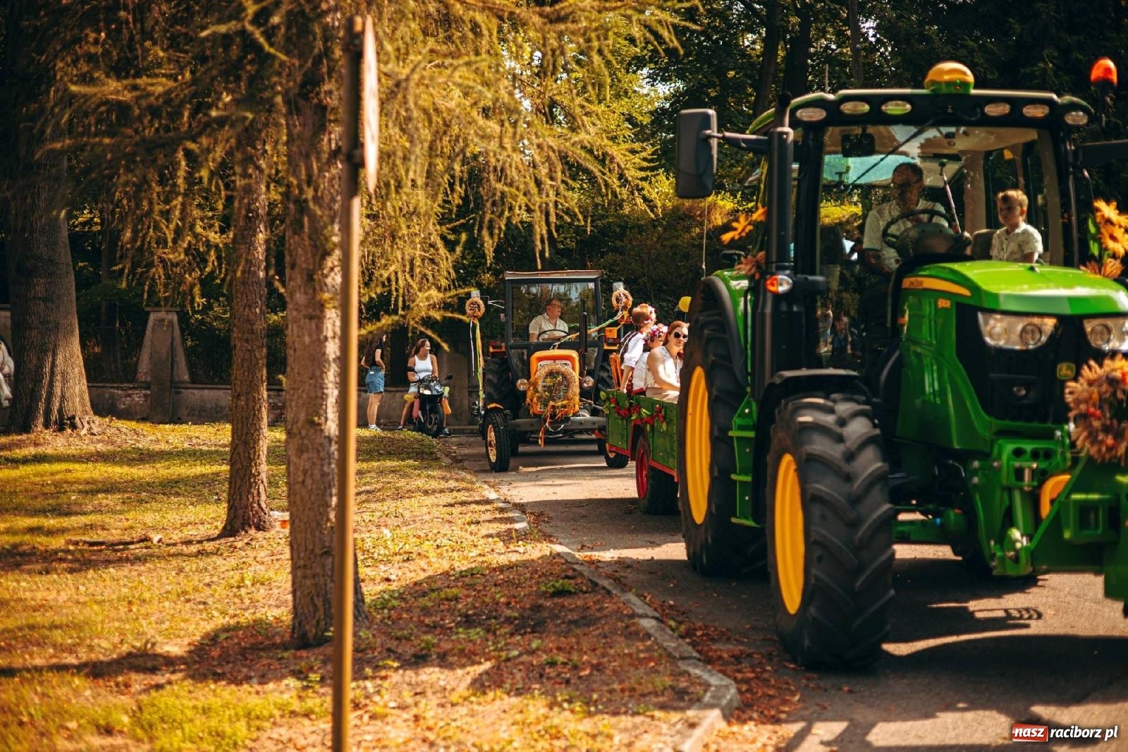 Zdjęcie w galerii na portalu naszraciborz.pl: Z Krowiarek do Amandowa. Dożynki 2023 [FOTO i WIDEO] wiadomości z regionu