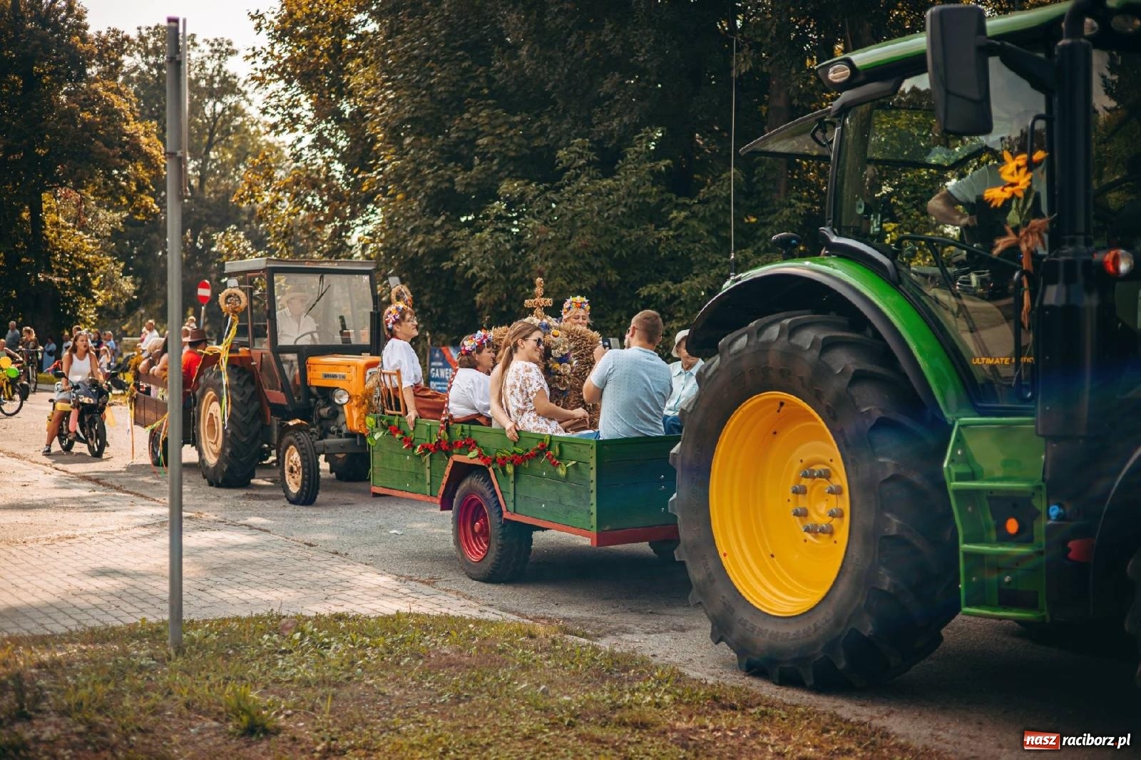 Zdjęcie w galerii na portalu naszraciborz.pl: Z Krowiarek do Amandowa. Dożynki 2023 [FOTO i WIDEO] wiadomości z regionu