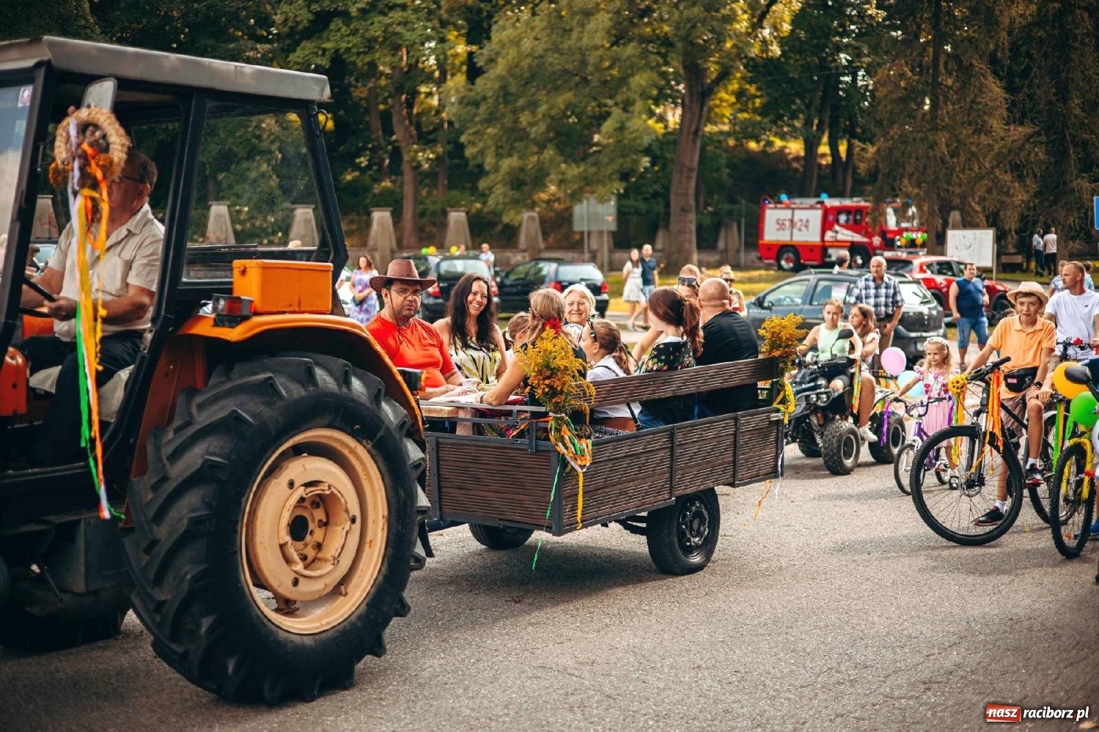Zdjęcie w galerii na portalu naszraciborz.pl: Z Krowiarek do Amandowa. Dożynki 2023 [FOTO i WIDEO] wiadomości z regionu