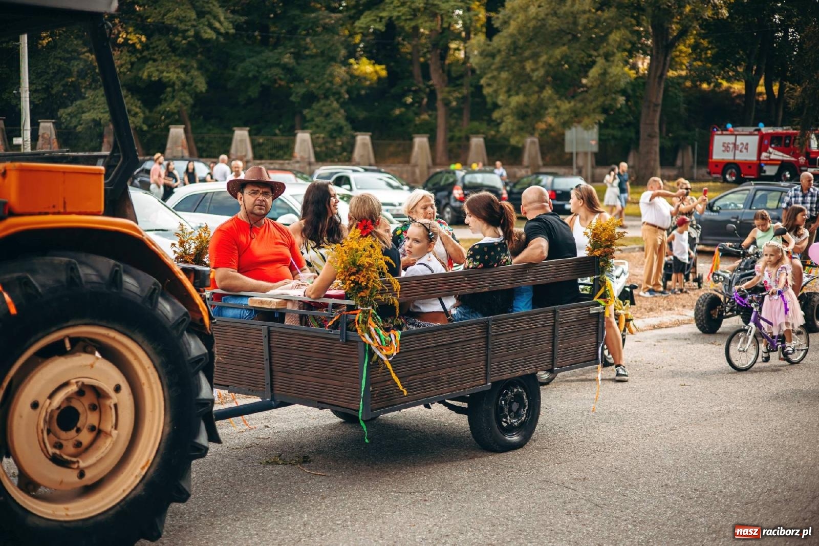 Zdjęcie w galerii na portalu naszraciborz.pl: Z Krowiarek do Amandowa. Dożynki 2023 [FOTO i WIDEO] wiadomości z regionu