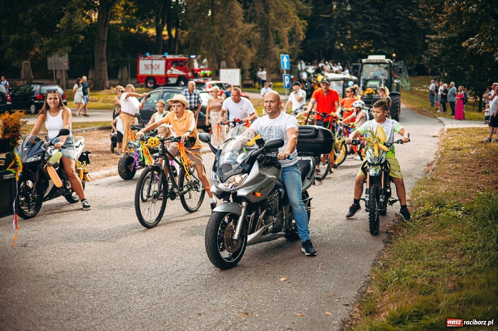 Zdjęcie w galerii na portalu naszraciborz.pl: Z Krowiarek do Amandowa. Dożynki 2023 [FOTO i WIDEO] wiadomości z regionu