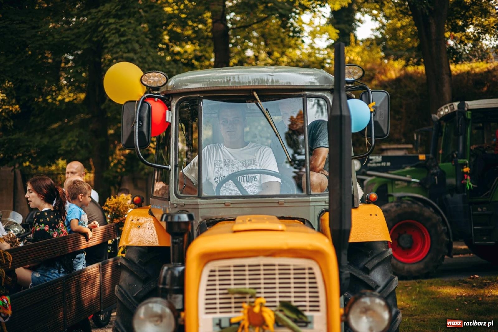 Zdjęcie w galerii na portalu naszraciborz.pl: Z Krowiarek do Amandowa. Dożynki 2023 [FOTO i WIDEO] wiadomości z regionu