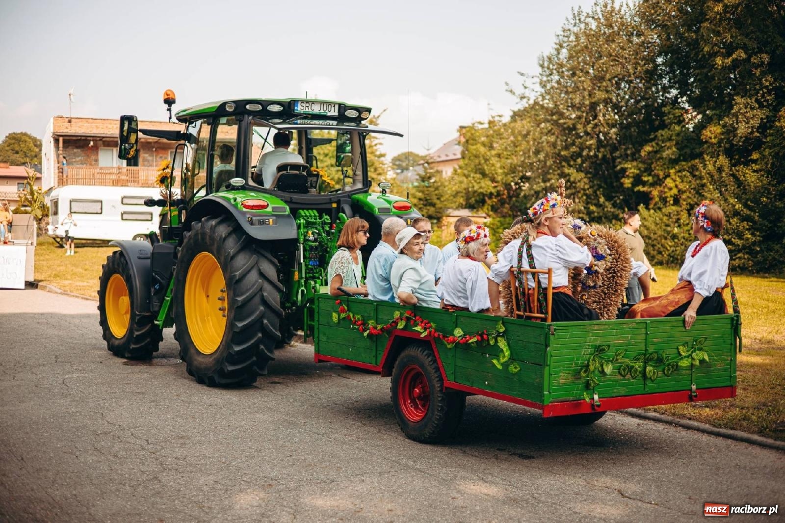 Zdjęcie w galerii na portalu naszraciborz.pl: Z Krowiarek do Amandowa. Dożynki 2023 [FOTO i WIDEO] wiadomości z regionu