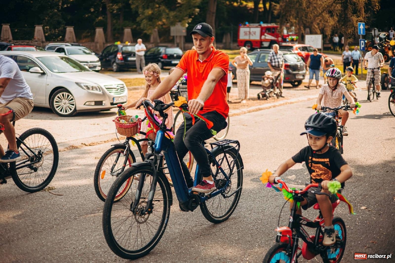 Zdjęcie w galerii na portalu naszraciborz.pl: Z Krowiarek do Amandowa. Dożynki 2023 [FOTO i WIDEO] wiadomości z regionu