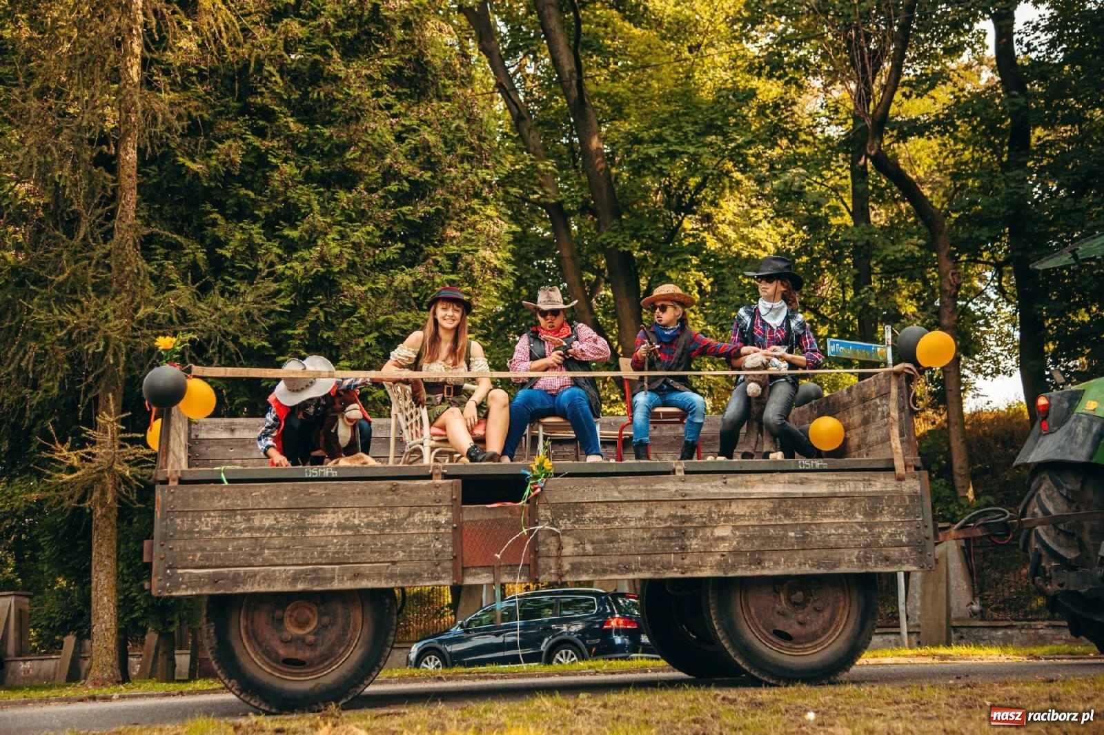 Zdjęcie w galerii na portalu naszraciborz.pl: Z Krowiarek do Amandowa. Dożynki 2023 [FOTO i WIDEO] wiadomości z regionu