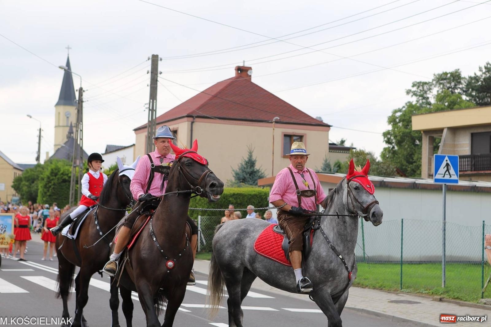 Zdjęcie w galerii na portalu naszraciborz.pl: Dożynki w Krzyżanowicach. Po co nam dalekie kraje jak nasz basen to Hawaje wiadomości z regionu
