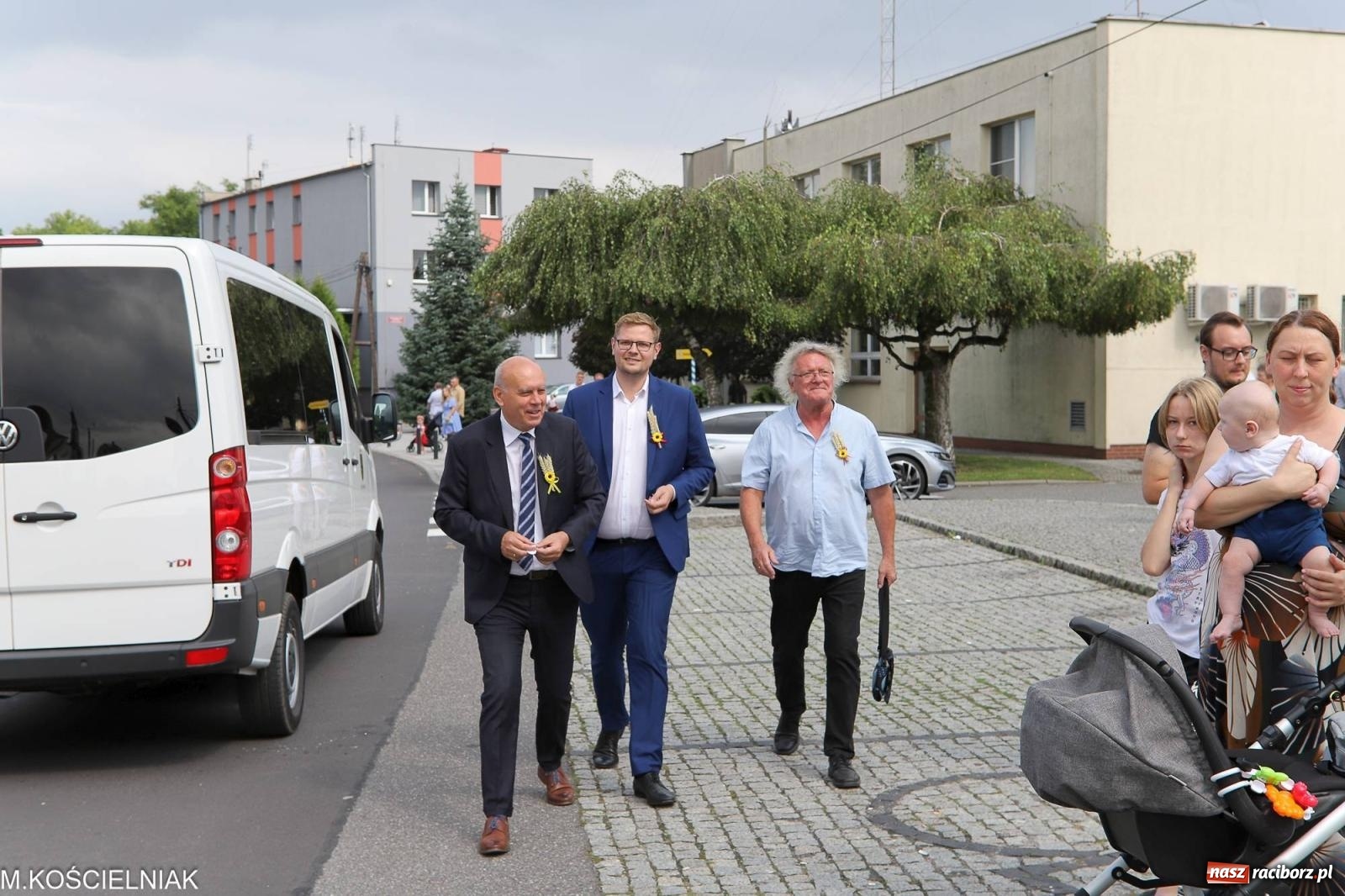Zdjęcie w galerii na portalu naszraciborz.pl: Dożynki w Krzyżanowicach. Po co nam dalekie kraje jak nasz basen to Hawaje wiadomości z regionu