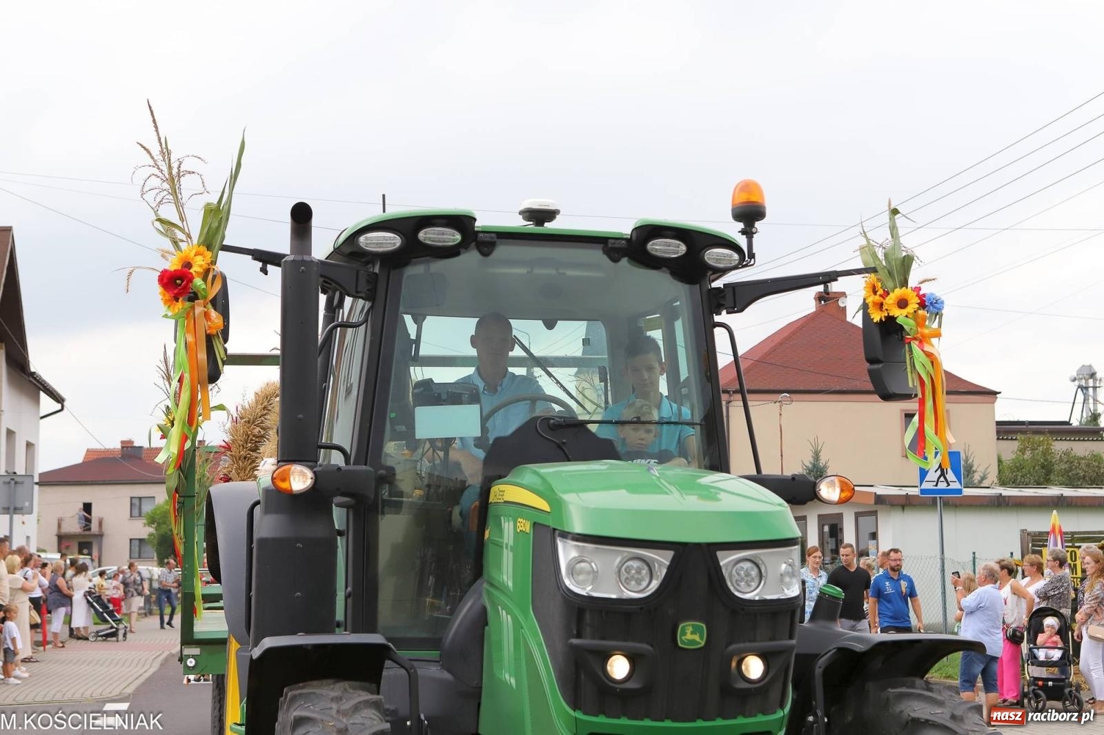 Zdjęcie w galerii na portalu naszraciborz.pl: Dożynki w Krzyżanowicach. Po co nam dalekie kraje jak nasz basen to Hawaje wiadomości z regionu