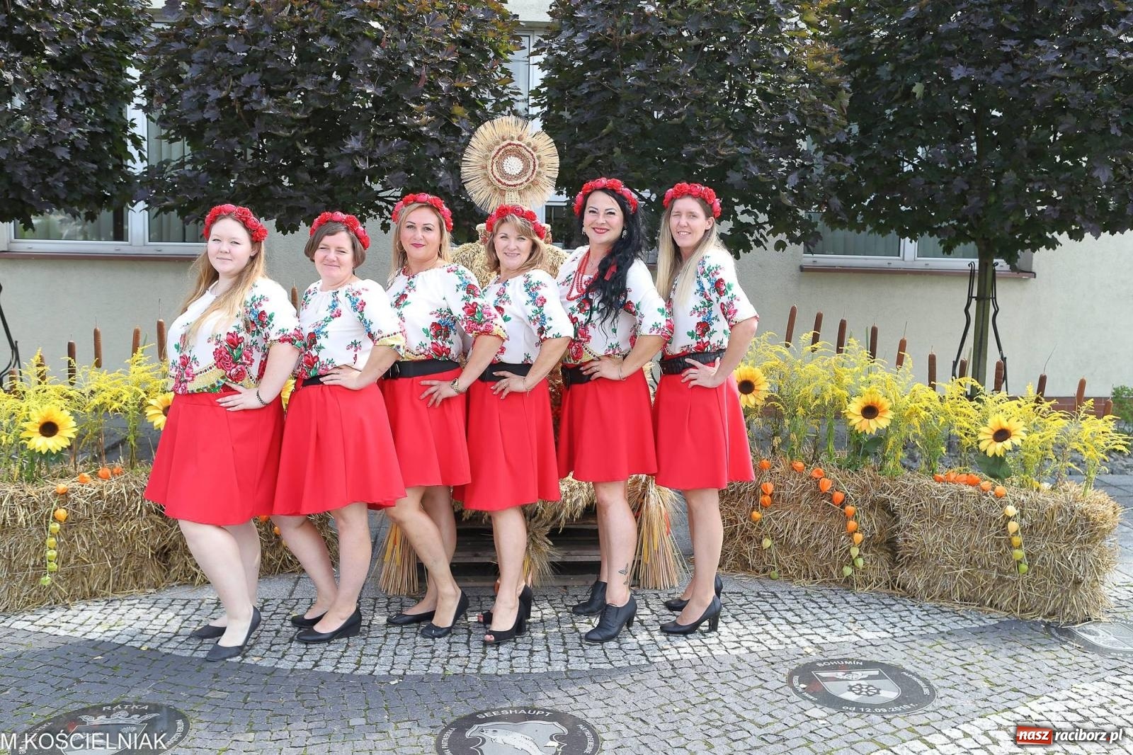 Zdjęcie w galerii na portalu naszraciborz.pl: Dożynki w Krzyżanowicach. Po co nam dalekie kraje jak nasz basen to Hawaje wiadomości z regionu