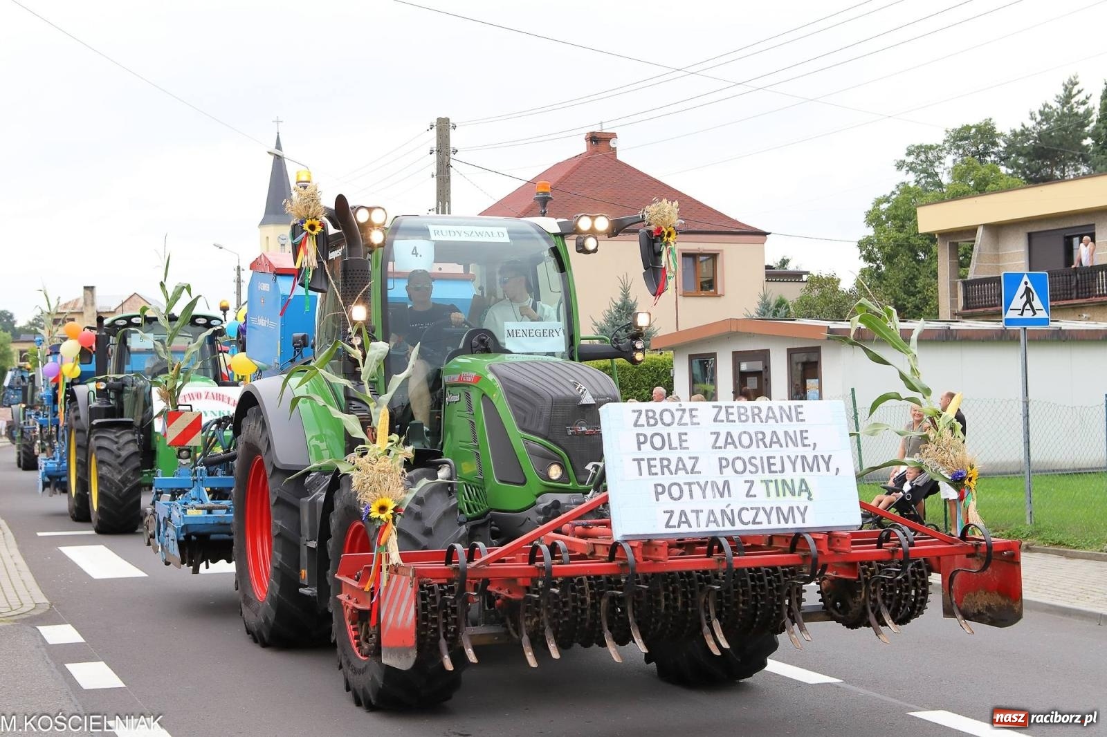 Zdjęcie w galerii na portalu naszraciborz.pl: Dożynki w Krzyżanowicach. Po co nam dalekie kraje jak nasz basen to Hawaje wiadomości z regionu