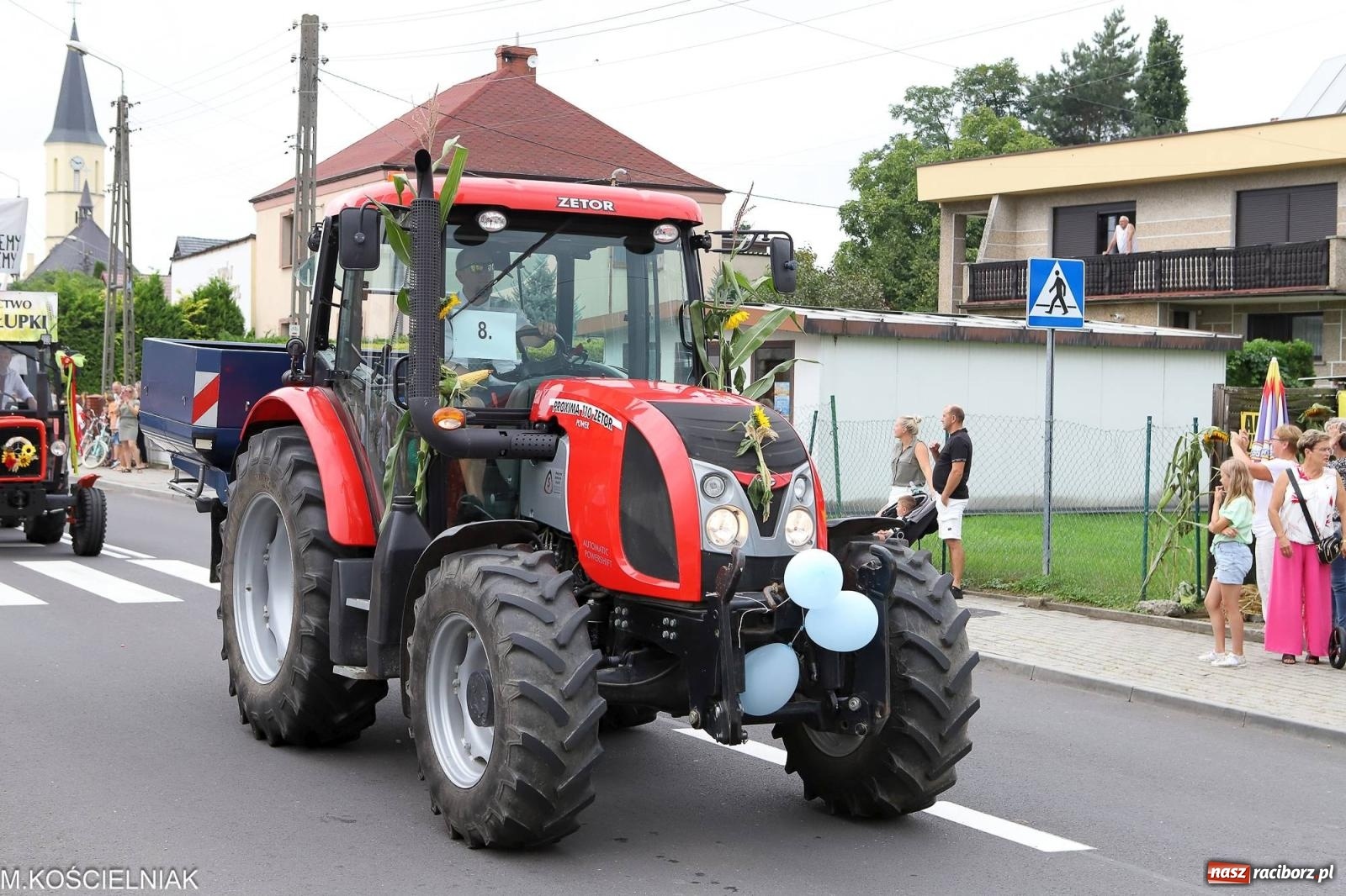 Zdjęcie w galerii na portalu naszraciborz.pl: Dożynki w Krzyżanowicach. Po co nam dalekie kraje jak nasz basen to Hawaje wiadomości z regionu