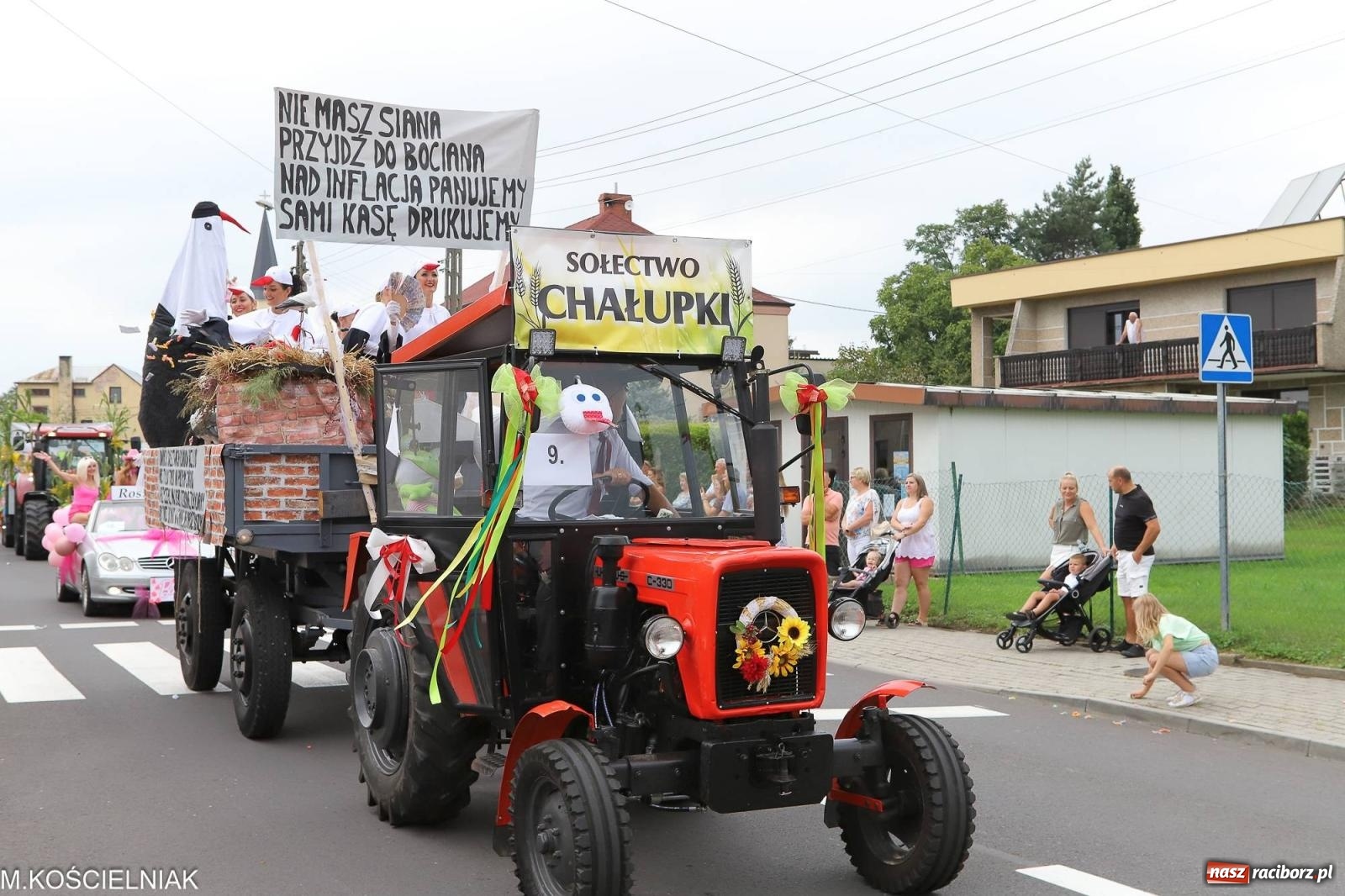 Zdjęcie w galerii na portalu naszraciborz.pl: Dożynki w Krzyżanowicach. Po co nam dalekie kraje jak nasz basen to Hawaje wiadomości z regionu