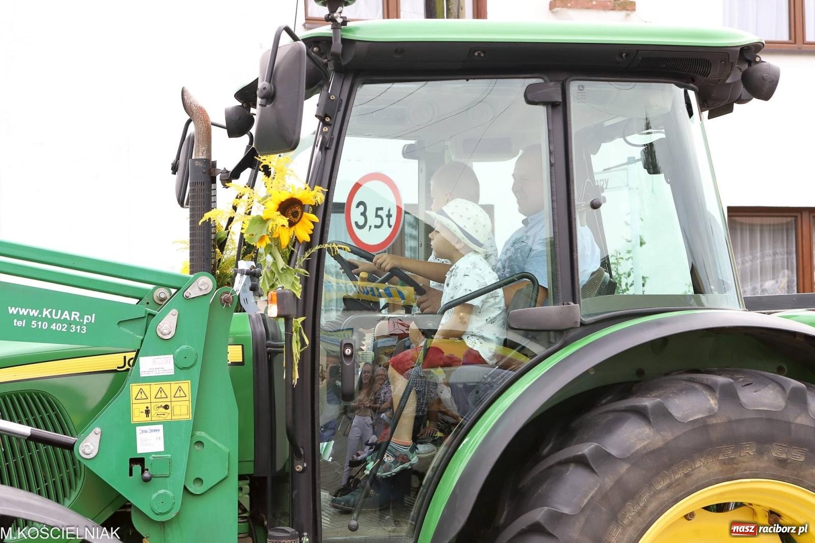 Zdjęcie w galerii na portalu naszraciborz.pl: Dożynki w Krzyżanowicach. Po co nam dalekie kraje jak nasz basen to Hawaje wiadomości z regionu