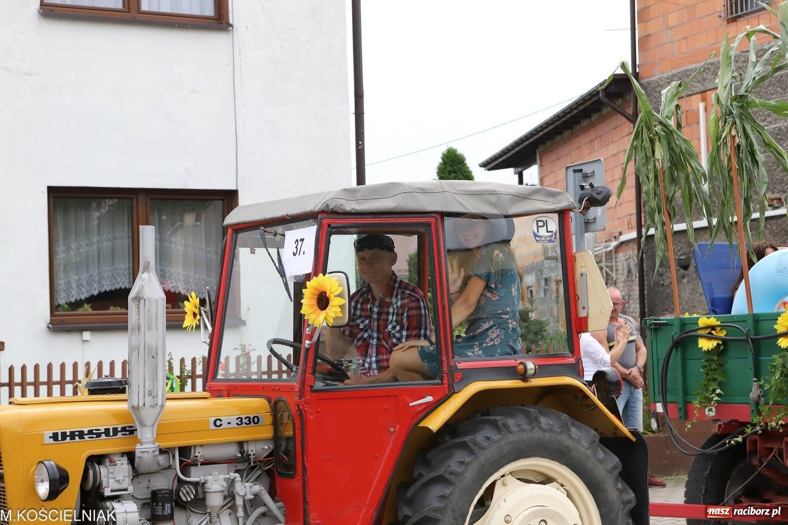 Zdjęcie w galerii na portalu naszraciborz.pl: Dożynki w Krzyżanowicach. Po co nam dalekie kraje jak nasz basen to Hawaje wiadomości z regionu