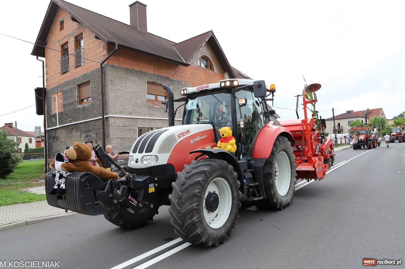 Zdjęcie w galerii na portalu naszraciborz.pl: Dożynki w Krzyżanowicach. Po co nam dalekie kraje jak nasz basen to Hawaje wiadomości z regionu