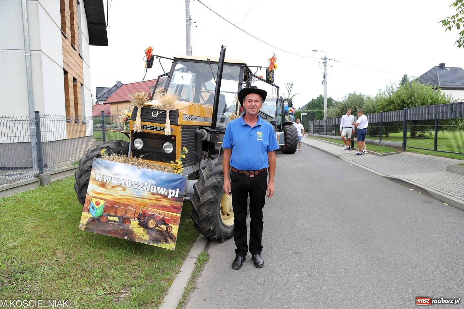 Zdjęcie w galerii na portalu naszraciborz.pl: Dożynki w Krzyżanowicach. Po co nam dalekie kraje jak nasz basen to Hawaje wiadomości z regionu