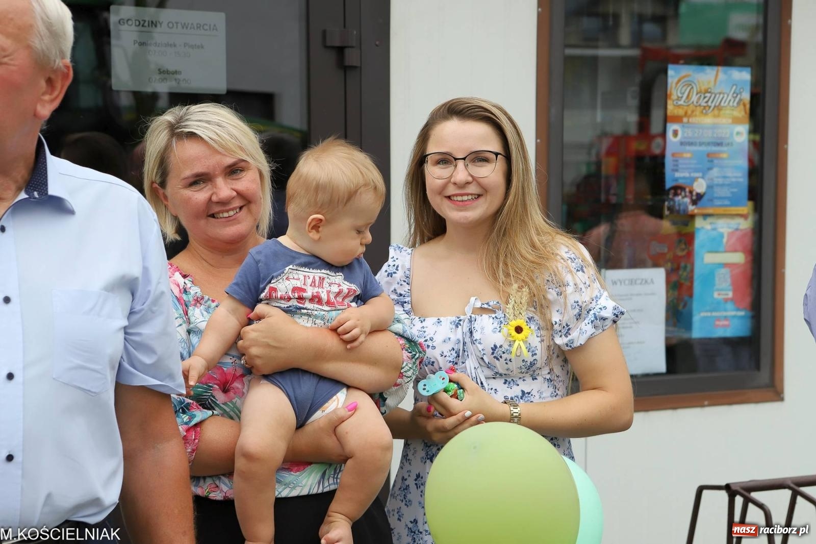 Zdjęcie w galerii na portalu naszraciborz.pl: Dożynki w Krzyżanowicach. Po co nam dalekie kraje jak nasz basen to Hawaje wiadomości z regionu