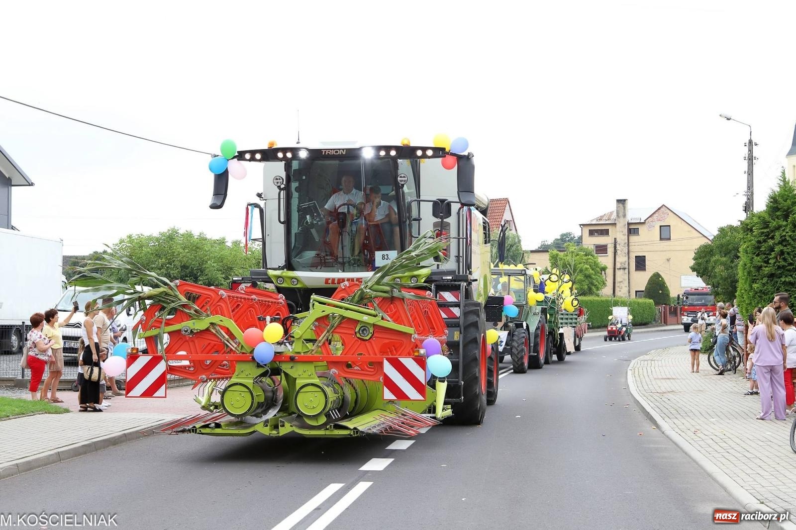 Zdjęcie w galerii na portalu naszraciborz.pl: Dożynki w Krzyżanowicach. Po co nam dalekie kraje jak nasz basen to Hawaje wiadomości z regionu