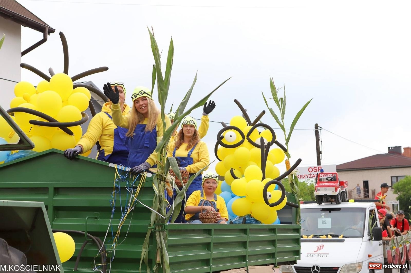 Zdjęcie w galerii na portalu naszraciborz.pl: Dożynki w Krzyżanowicach. Po co nam dalekie kraje jak nasz basen to Hawaje wiadomości z regionu