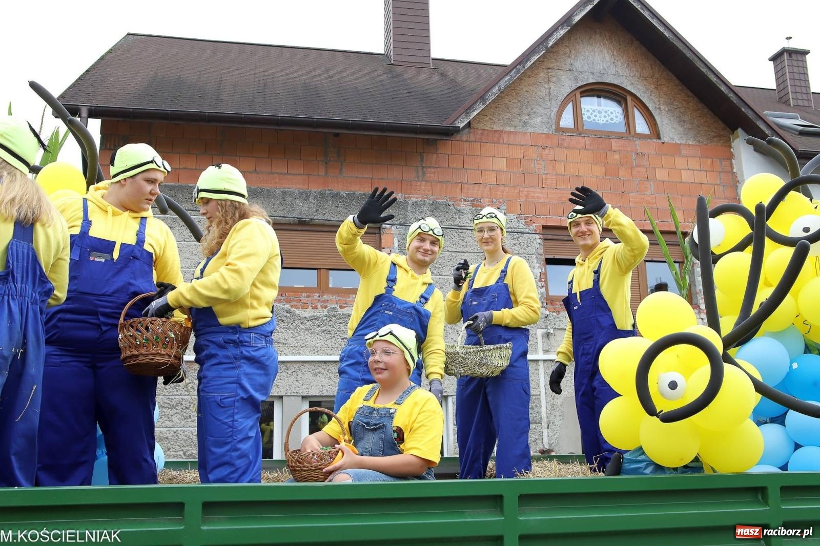 Zdjęcie w galerii na portalu naszraciborz.pl: Dożynki w Krzyżanowicach. Po co nam dalekie kraje jak nasz basen to Hawaje wiadomości z regionu