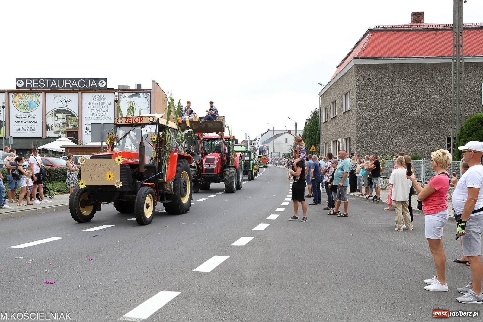 Zdjęcie w galerii na portalu naszraciborz.pl: Dożynki w Krzyżanowicach. Po co nam dalekie kraje jak nasz basen to Hawaje wiadomości z regionu
