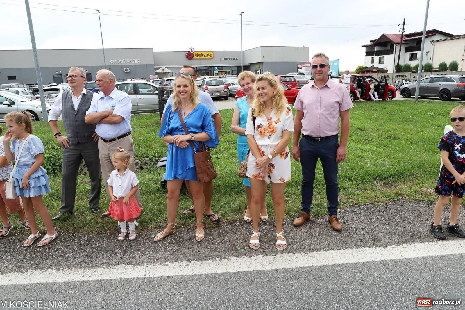 Zdjęcie w galerii na portalu naszraciborz.pl: Dożynki w Krzyżanowicach. Po co nam dalekie kraje jak nasz basen to Hawaje wiadomości z regionu