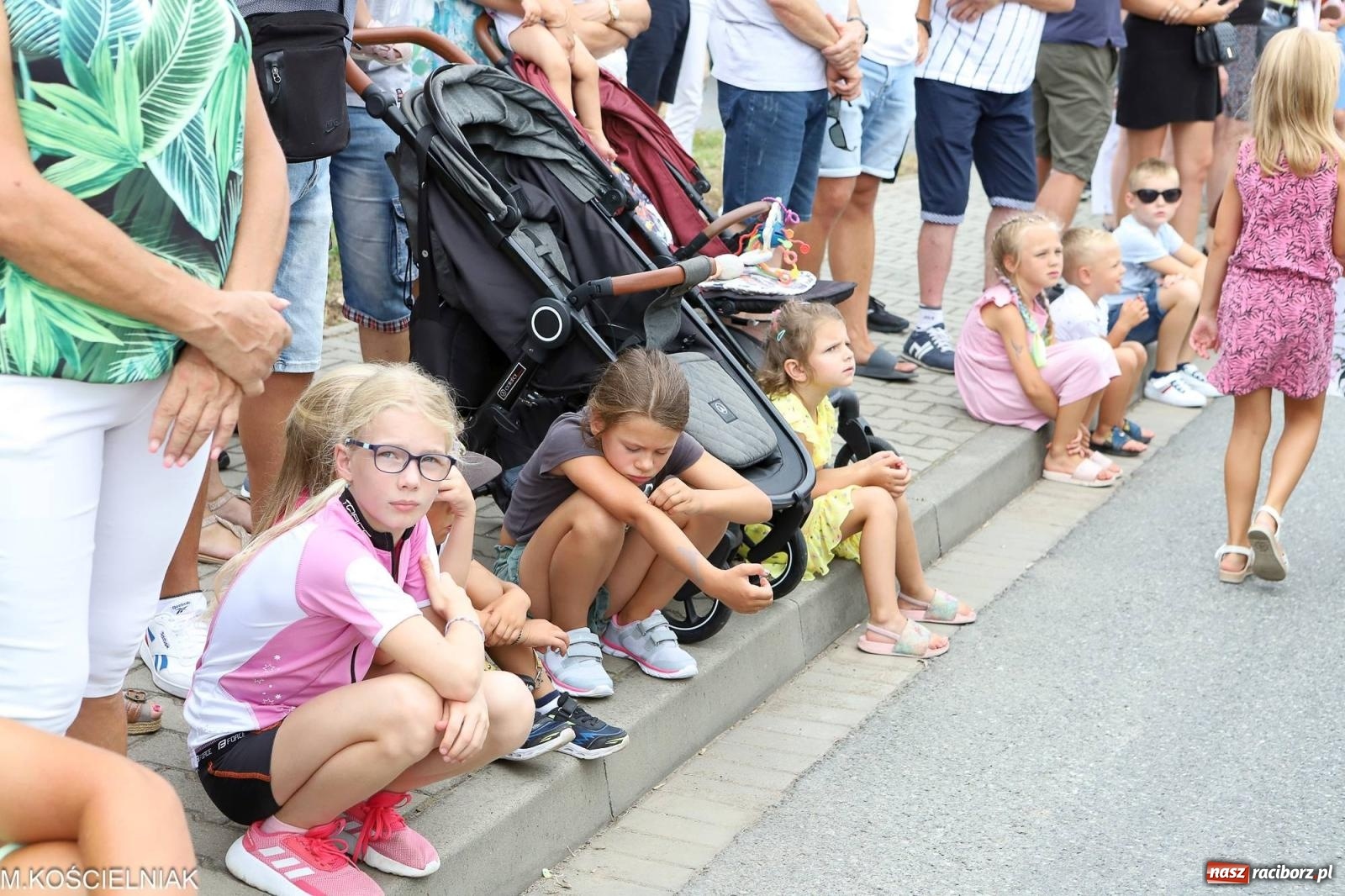 Zdjęcie w galerii na portalu naszraciborz.pl: Dożynki w Krzyżanowicach. Po co nam dalekie kraje jak nasz basen to Hawaje wiadomości z regionu