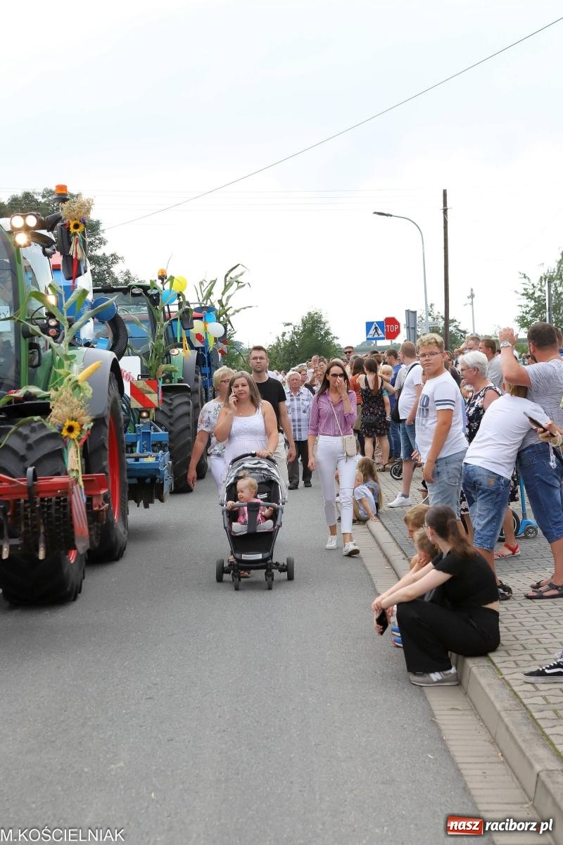 Zdjęcie w galerii na portalu naszraciborz.pl: Dożynki w Krzyżanowicach. Po co nam dalekie kraje jak nasz basen to Hawaje wiadomości z regionu