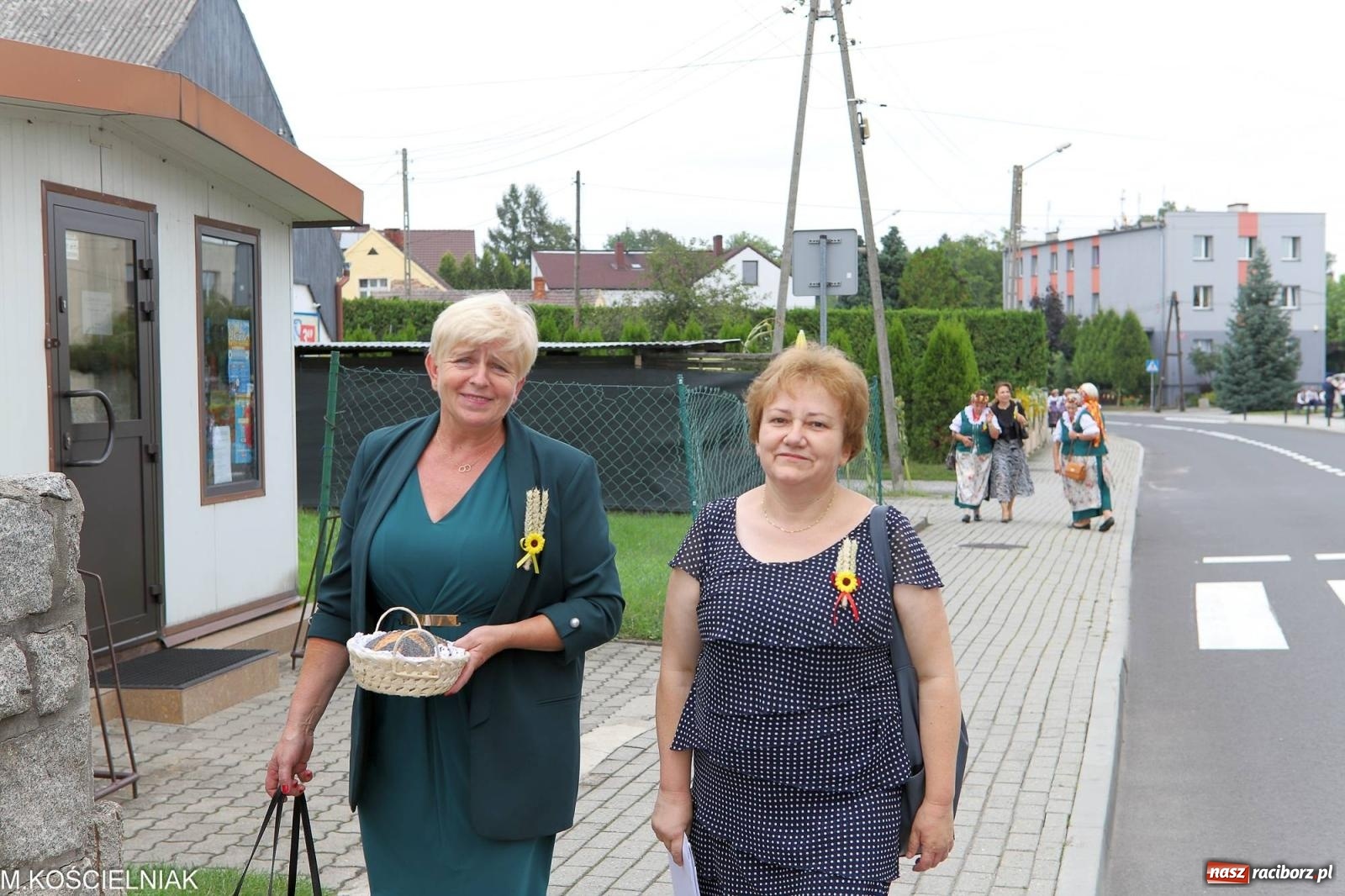 Zdjęcie w galerii na portalu naszraciborz.pl: Dożynki w Krzyżanowicach. Po co nam dalekie kraje jak nasz basen to Hawaje wiadomości z regionu