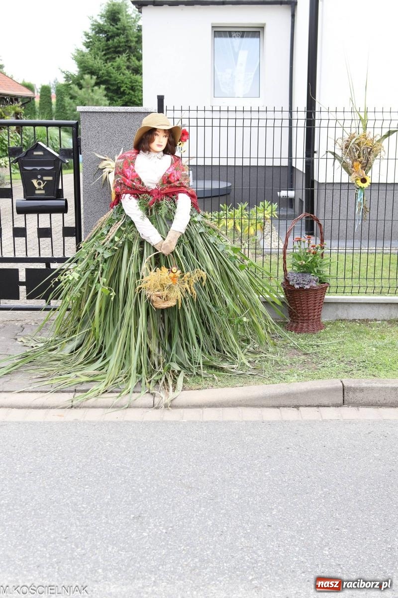 Zdjęcie w galerii na portalu naszraciborz.pl: Dożynki w Krzyżanowicach. Po co nam dalekie kraje jak nasz basen to Hawaje wiadomości z regionu