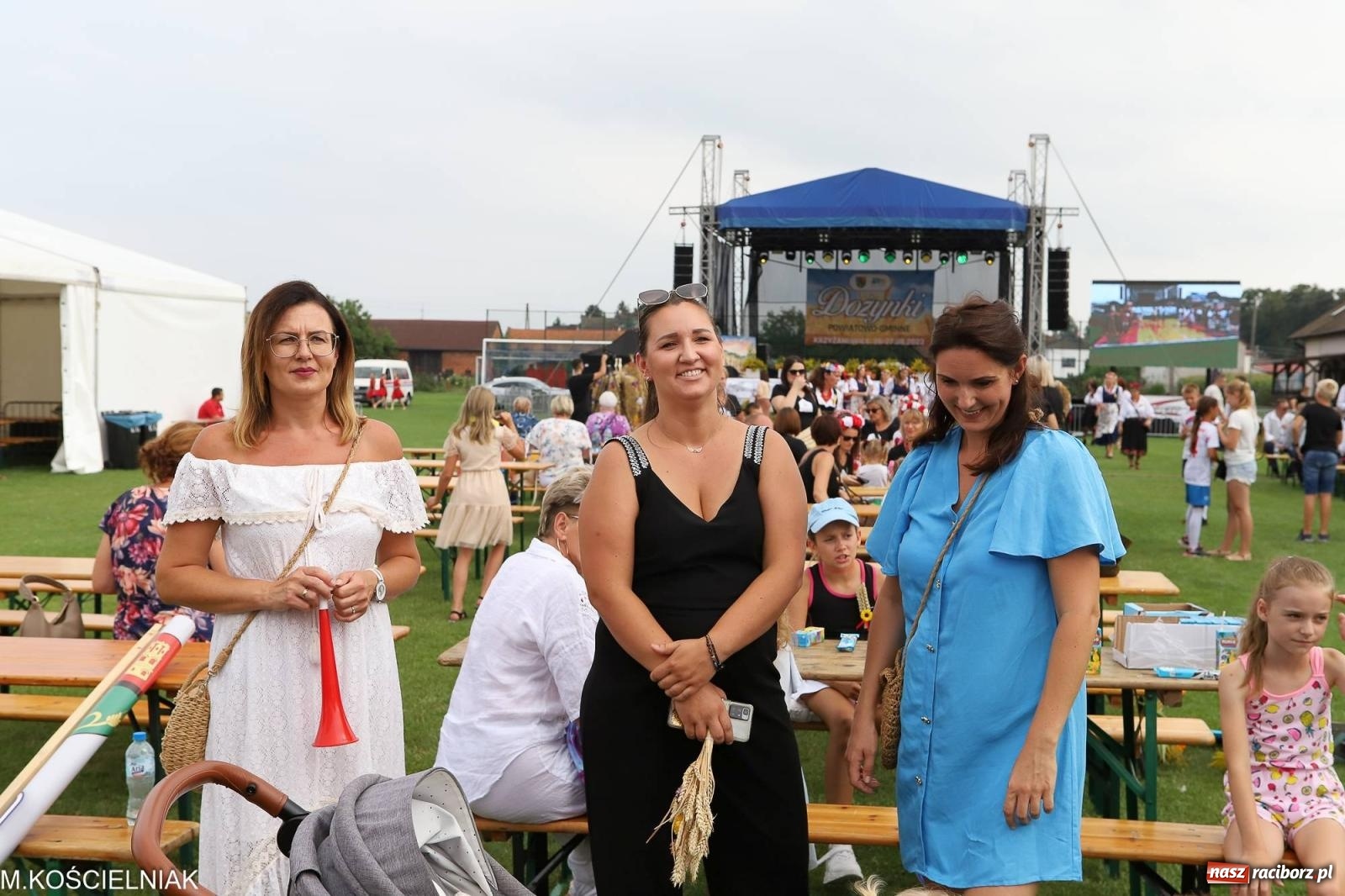 Zdjęcie w galerii na portalu naszraciborz.pl: Dożynki w Krzyżanowicach. Po co nam dalekie kraje jak nasz basen to Hawaje wiadomości z regionu
