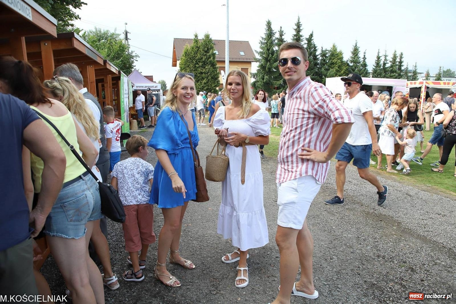 Zdjęcie w galerii na portalu naszraciborz.pl: Dożynki w Krzyżanowicach. Po co nam dalekie kraje jak nasz basen to Hawaje wiadomości z regionu