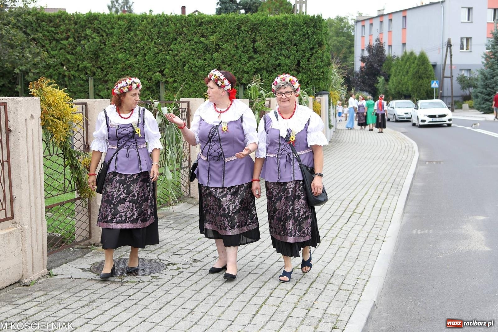 Zdjęcie w galerii na portalu naszraciborz.pl: Dożynki w Krzyżanowicach. Po co nam dalekie kraje jak nasz basen to Hawaje wiadomości z regionu