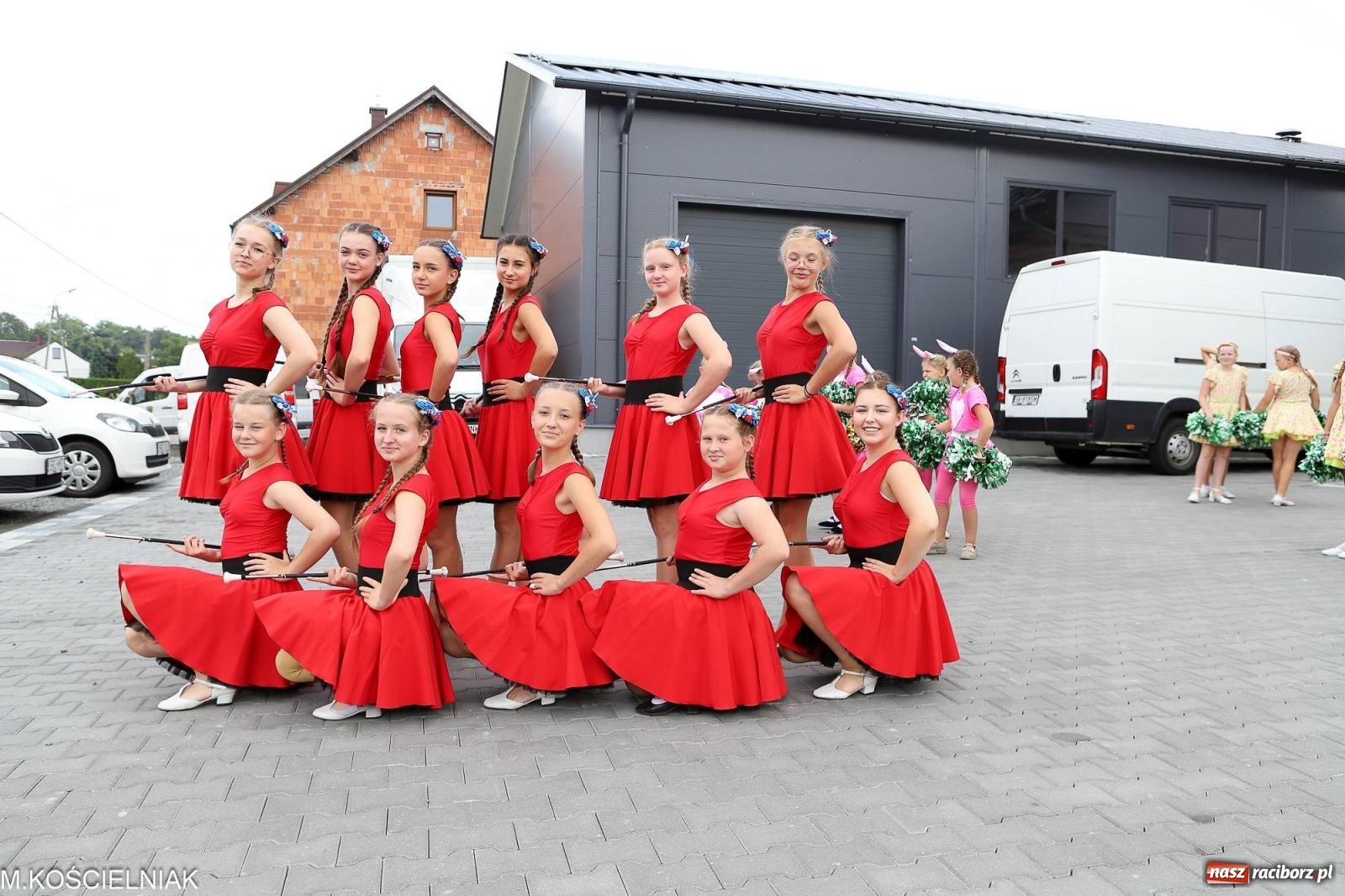 Zdjęcie w galerii na portalu naszraciborz.pl: Dożynki w Krzyżanowicach. Po co nam dalekie kraje jak nasz basen to Hawaje wiadomości z regionu